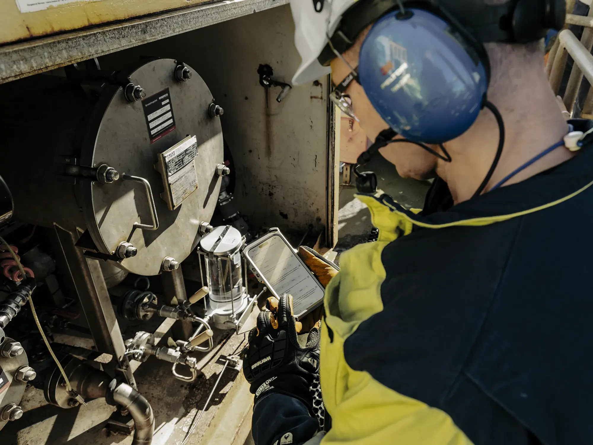 The 2026 Buyer's Guide to Intrinsically Safe Mobile Devices